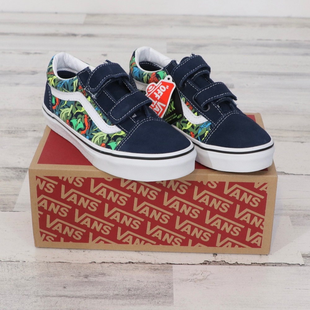 Vans Old Skool V Glow Sharks/Dress Blues Boys size 1.5 NEW